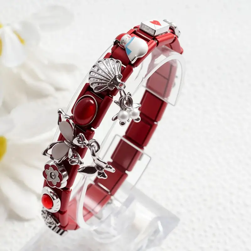 bracelet-kit-005-2 18 pcs Red mix charm bracelet kit
