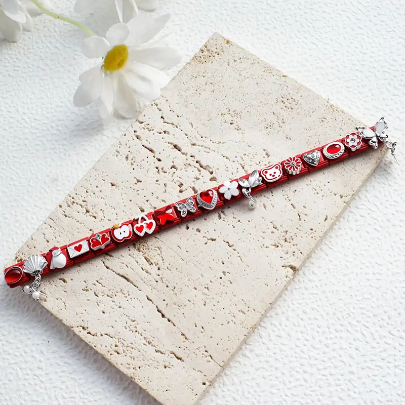 bracelet-kit-005-5 18 pcs Red mix charm bracelet kit