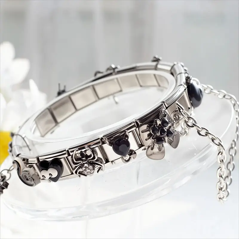 bracelet-kit-007-2 18 pcs Cartoon Style Charms Bracelet Kit